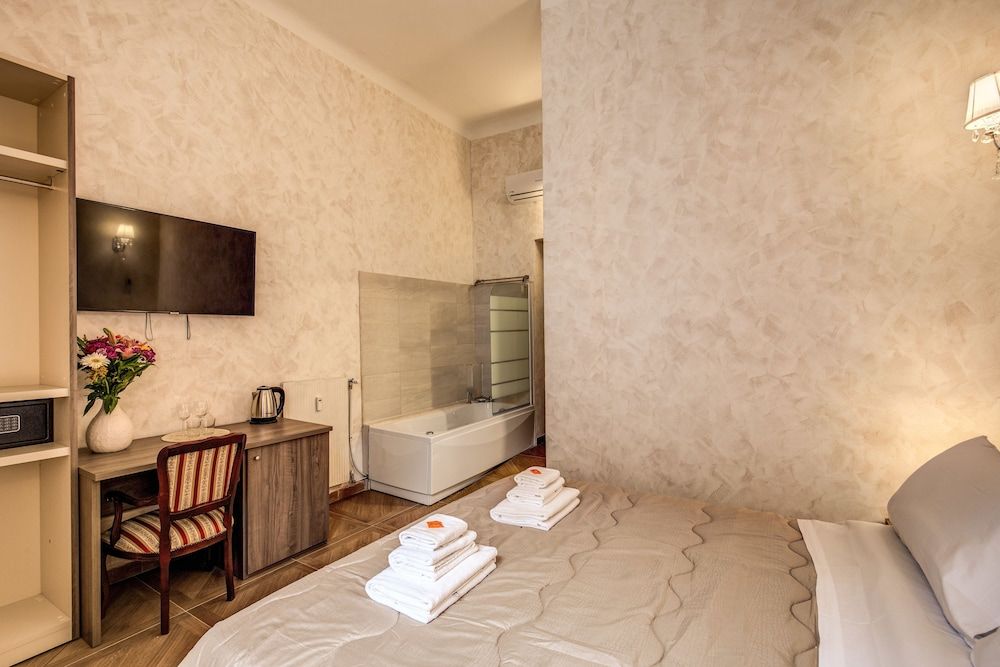Amici Guesthouse Deluxe Suite 6