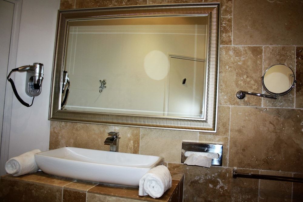Mas Angelussi - Le Clos du Soleil Superior Double Room (Calissanne) 4