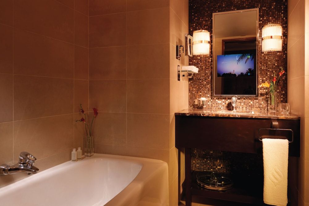 Jumeirah Messilah Beach Kuwait Deluxe Twin Room (Twin) 3