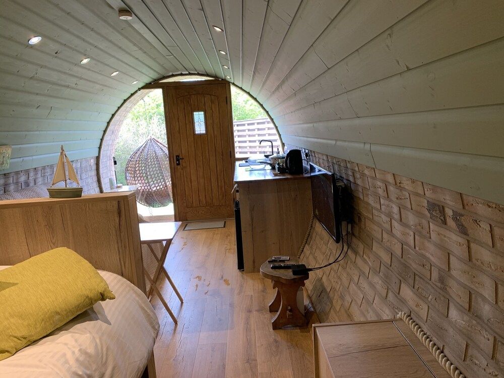 Cosy Escape Heated Luxury pod With hot tub Apartment 23