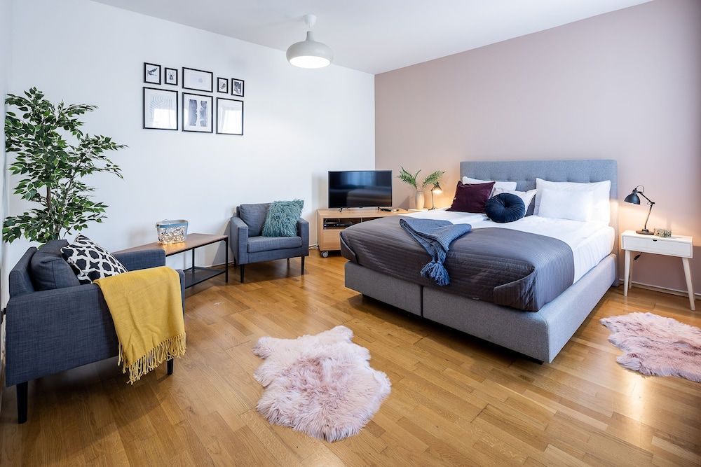 undefined Vagabond Downtown 3