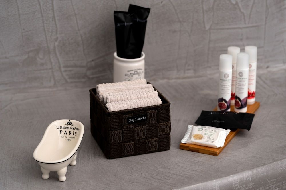 1812 Caves 'n Mansion Luxury Suite 20