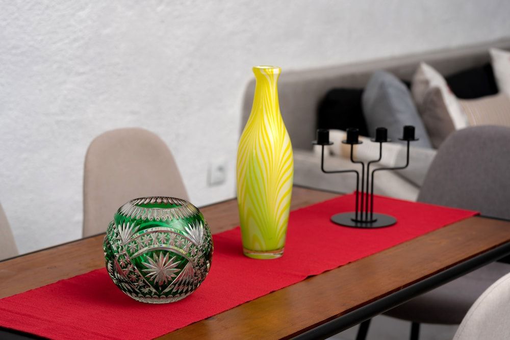 1812 Caves 'n Mansion Luxury Suite 16