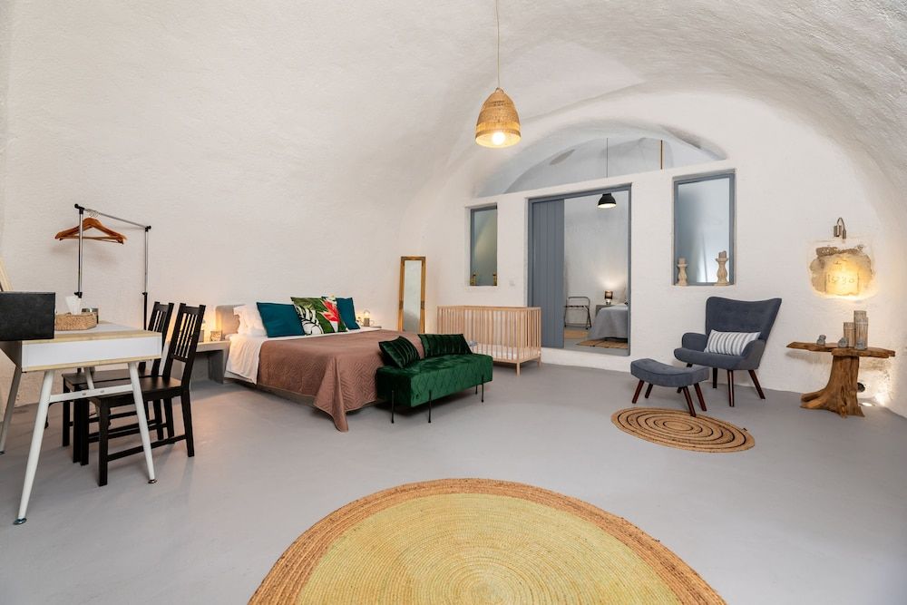 1812 Caves 'n Mansion Luxury Suite 11