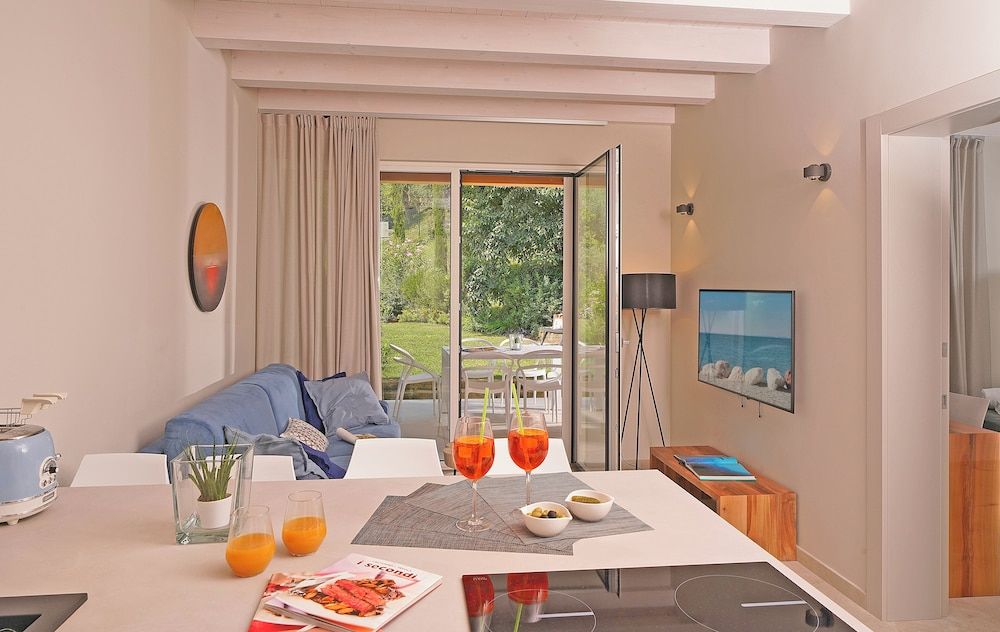 Lamasu RioVerde - Lago di Garda Superior Apartment, 2 Bedrooms, Garden View, Garden Area 4