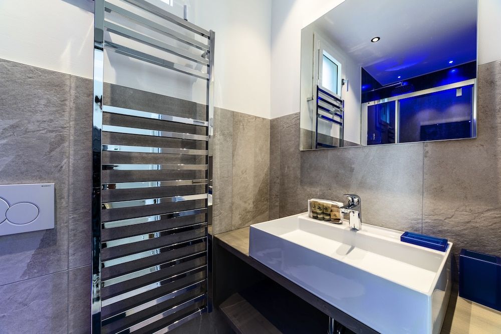 Lamasu RioVerde - Lago di Garda Deluxe Apartment, 2 Bedrooms, Partial Lake View, Garden Area 8