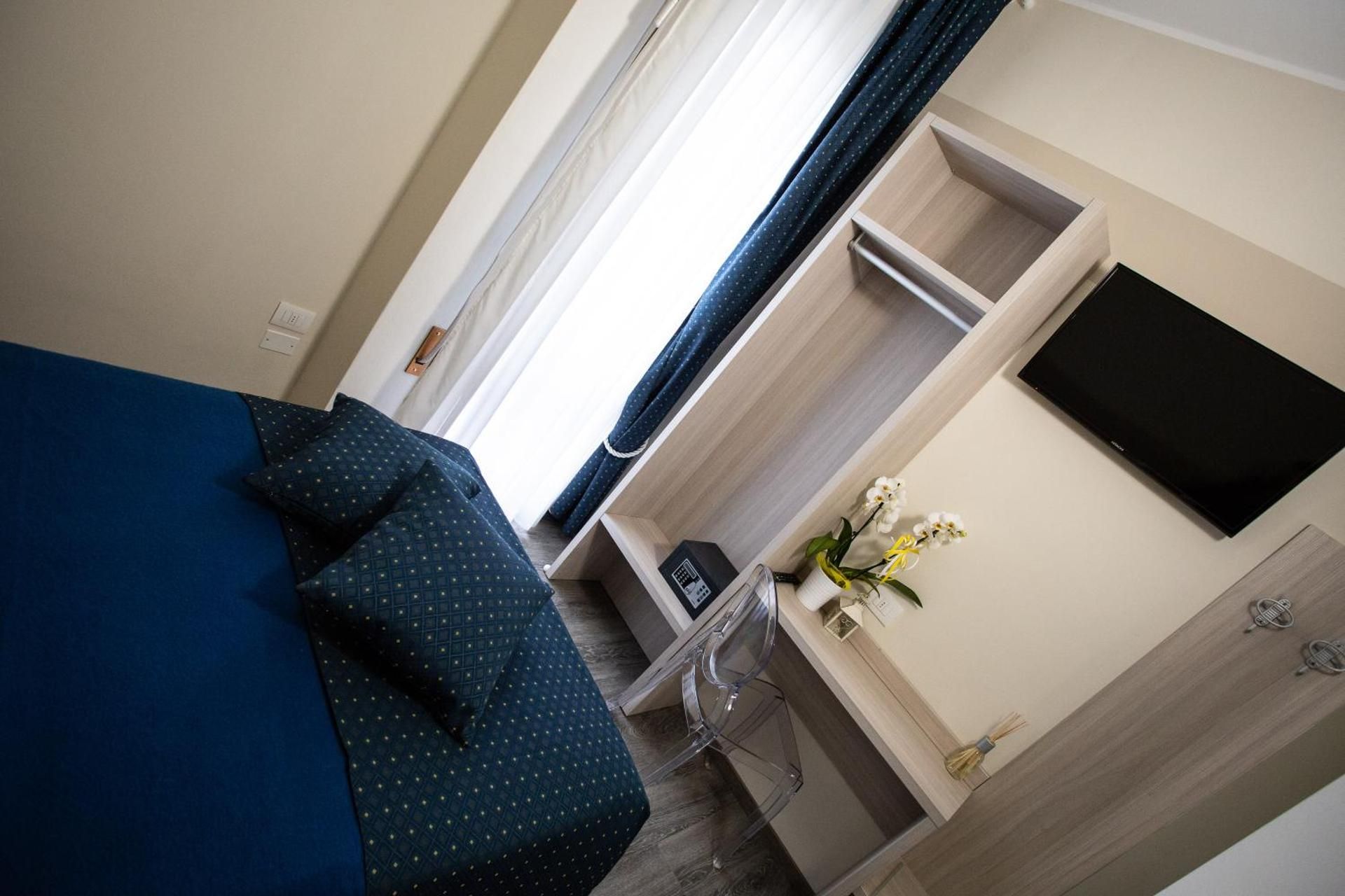 Single Room with Private Bathroom