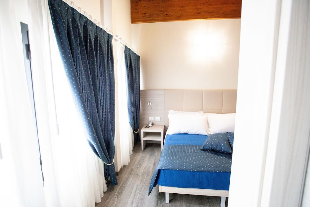 Home Hotel Double Room 4