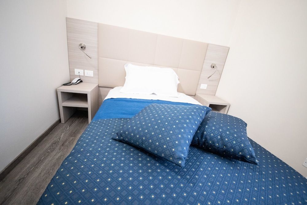 Home Hotel Single Room 5