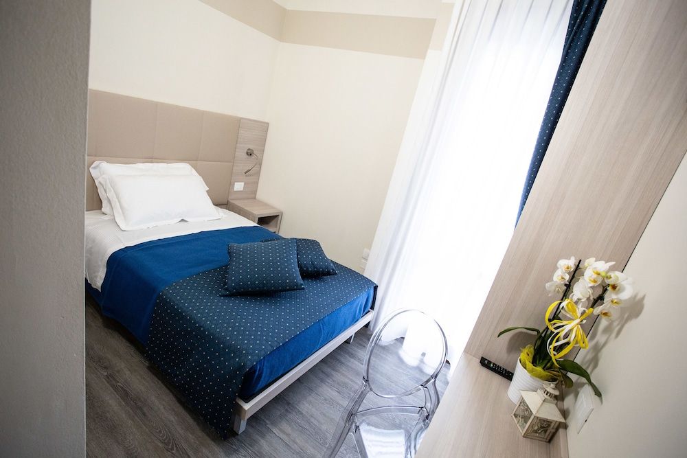 Home Hotel Single Room 2