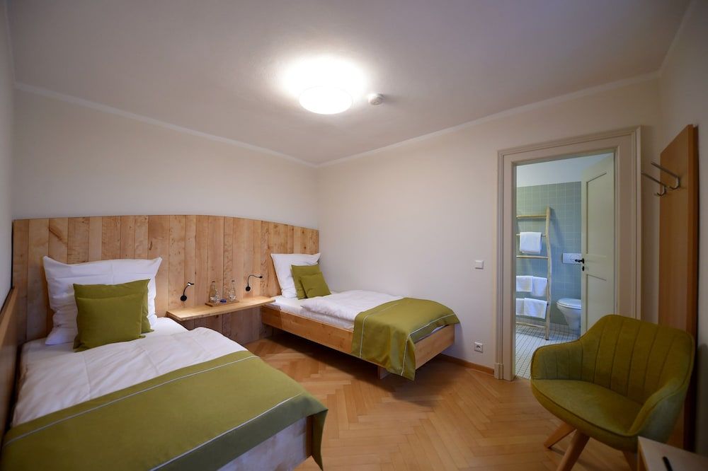 Tagungskloster Frauenberg Family Room