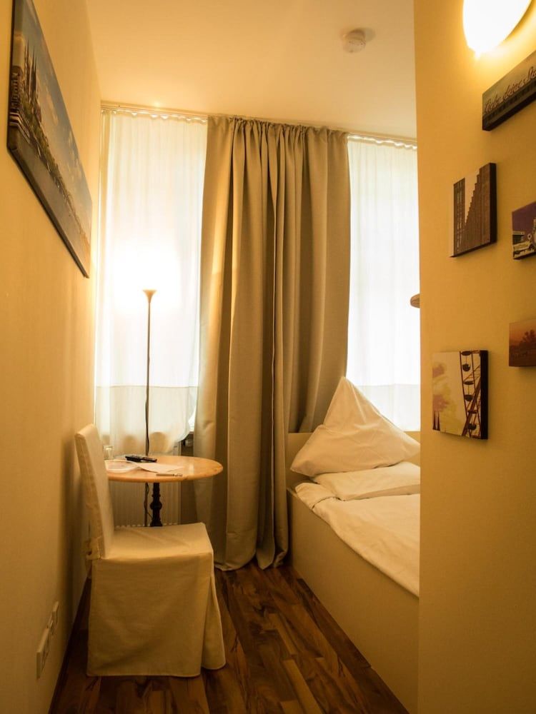 undefined Hotel Monte Christo 4