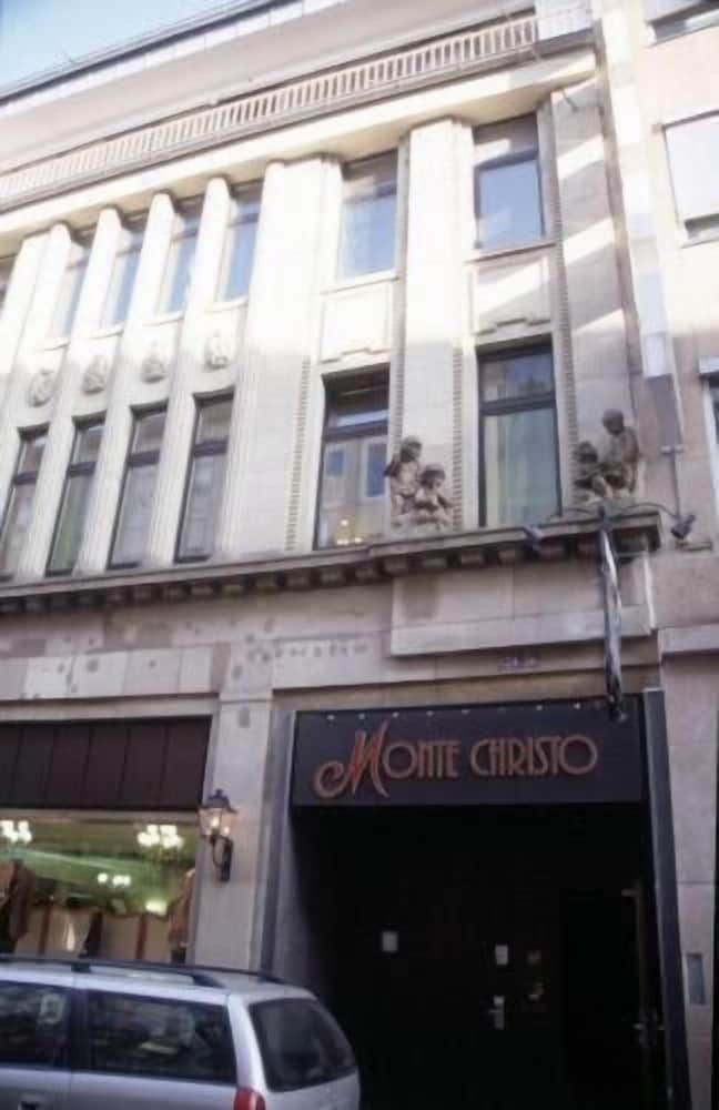 undefined Hotel Monte Christo 8