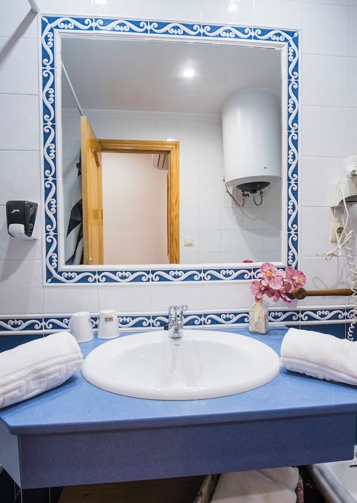 Apartamentos Alda Porta do Sol Studio, 1 Double Bed 7