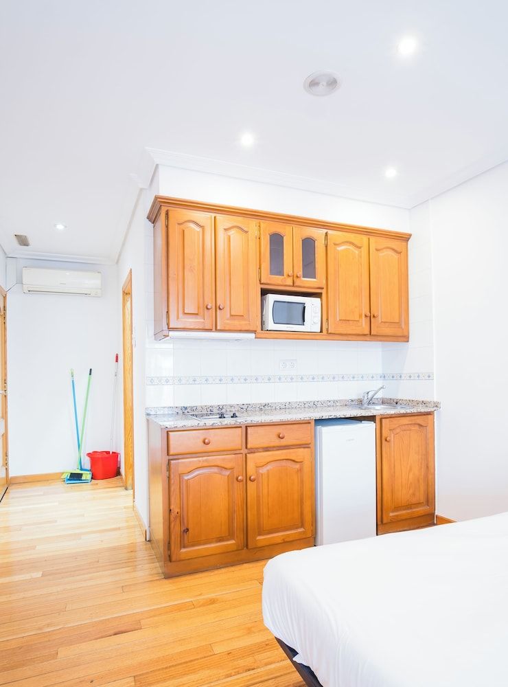 Apartamentos Alda Porta do Sol Studio, 3 Twin Beds 6