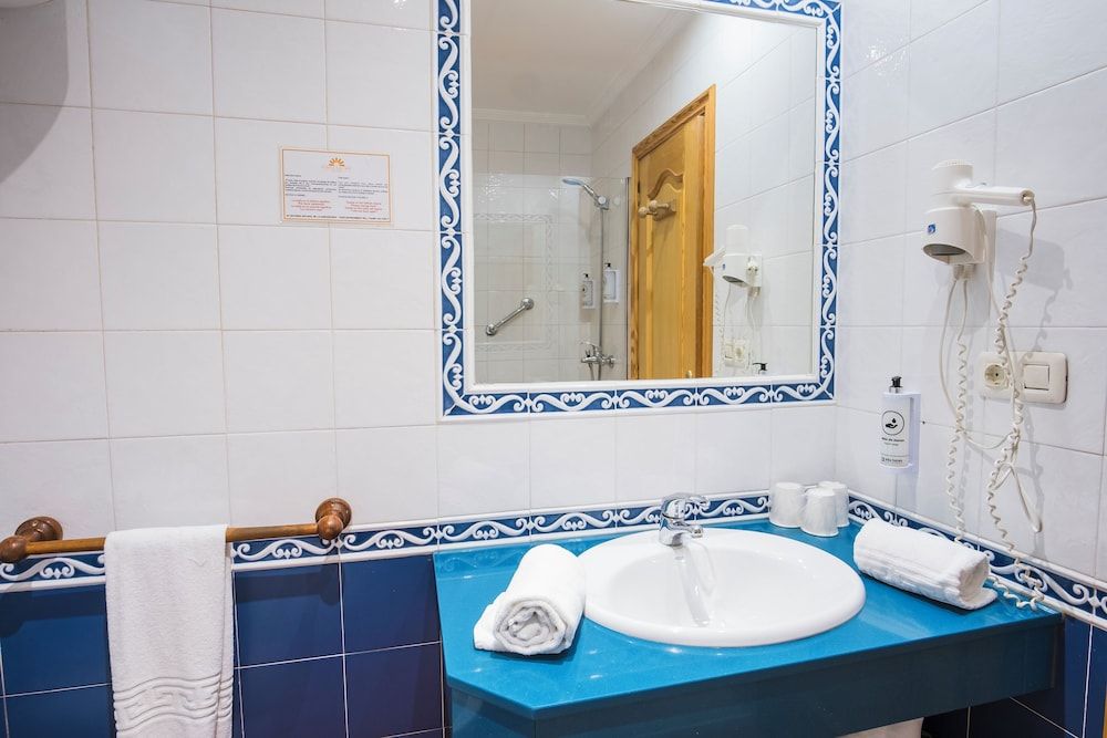 Apartamentos Alda Porta do Sol Studio, 3 Twin Beds 10