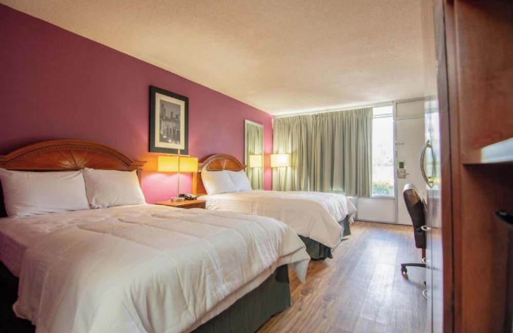 Reidsville Inn & Suites Room, 2 Double Beds 2