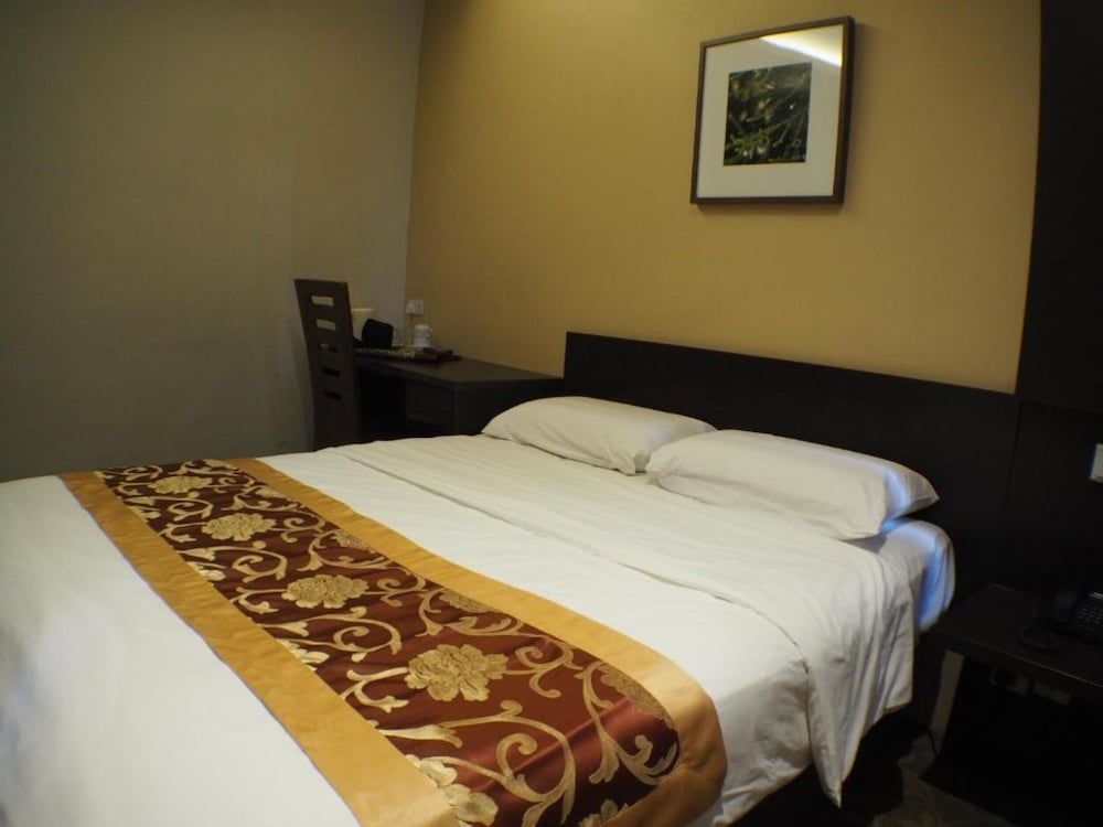 undefined L Hotel @ Broadway 4