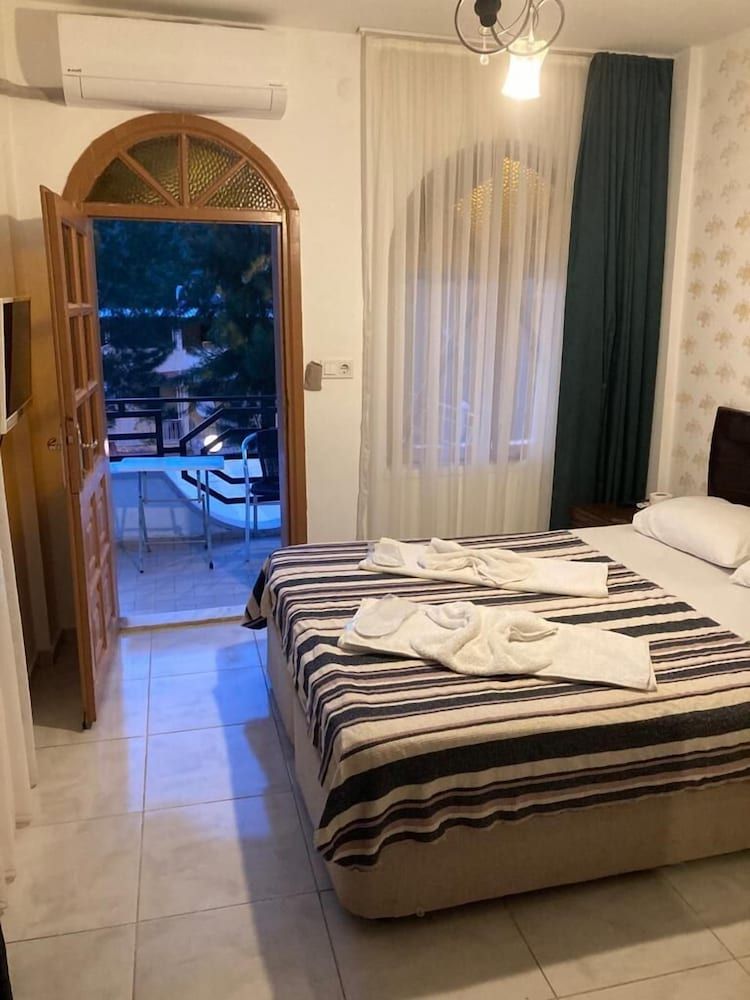 undefined Sincer Otel 8