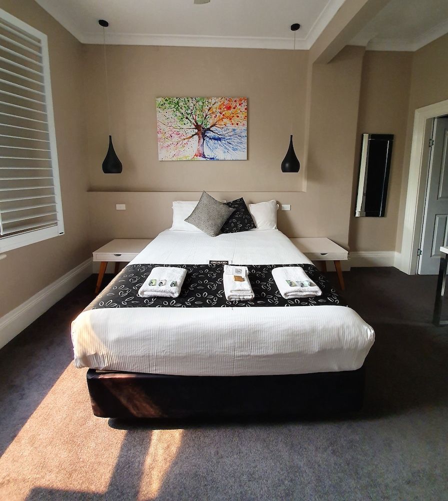 Queen Room 11 Top Floor (Stair Access Only)