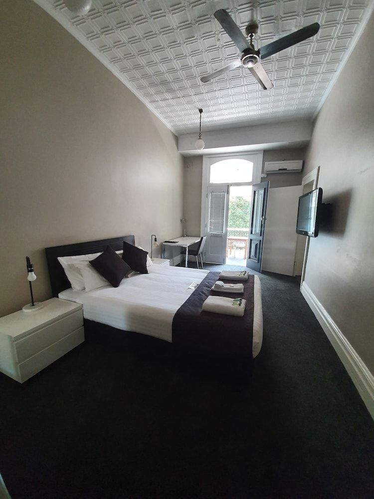 Queen Room 5