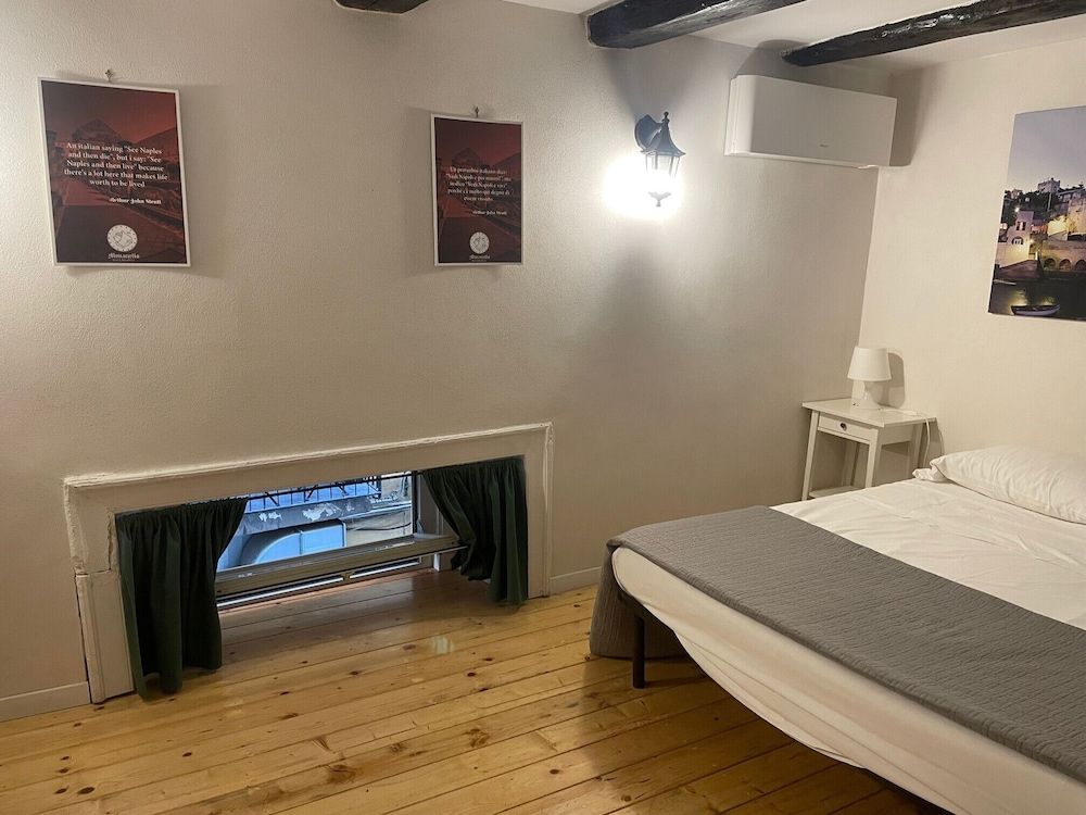B&B Monaciello Double Room (Porta S. Gennaro) 4