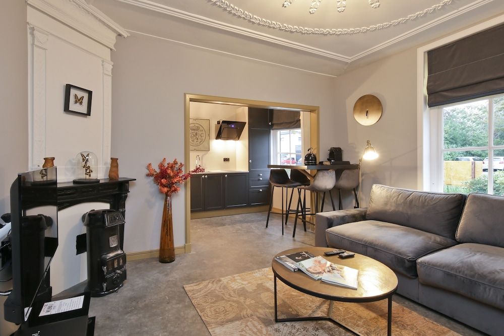 Hotel Suites Wilma J Comfort Suite (Golden Suite) 7