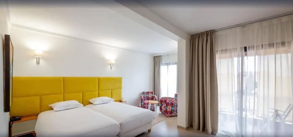 undefined Ibn Batouta 2