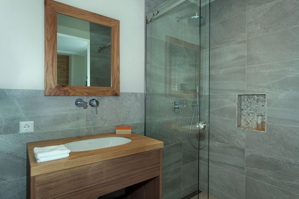 La Paulowna Boutique Hotel Deluxe Room 3