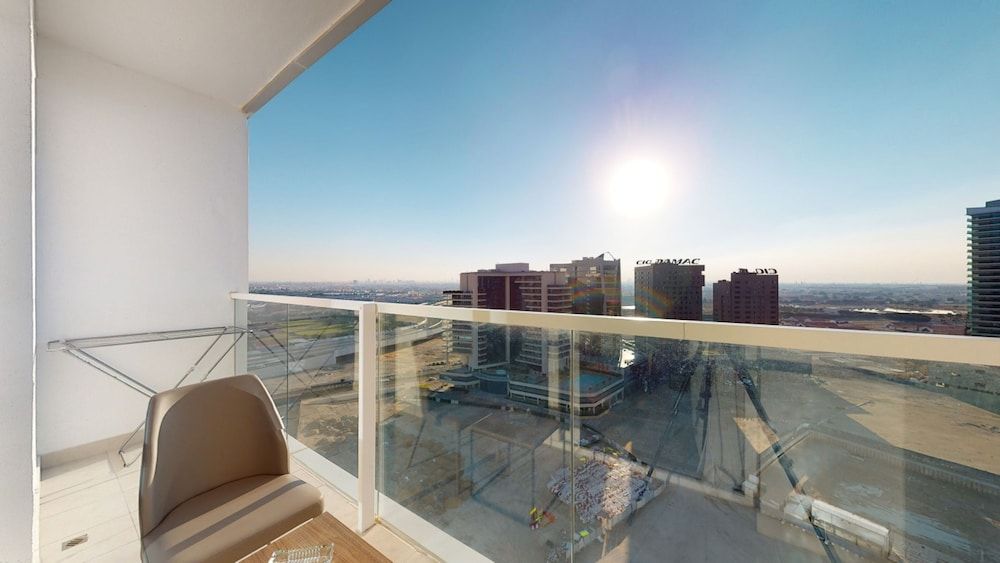 Unlock Metropolis Studio with Kitchen & Balcony 11