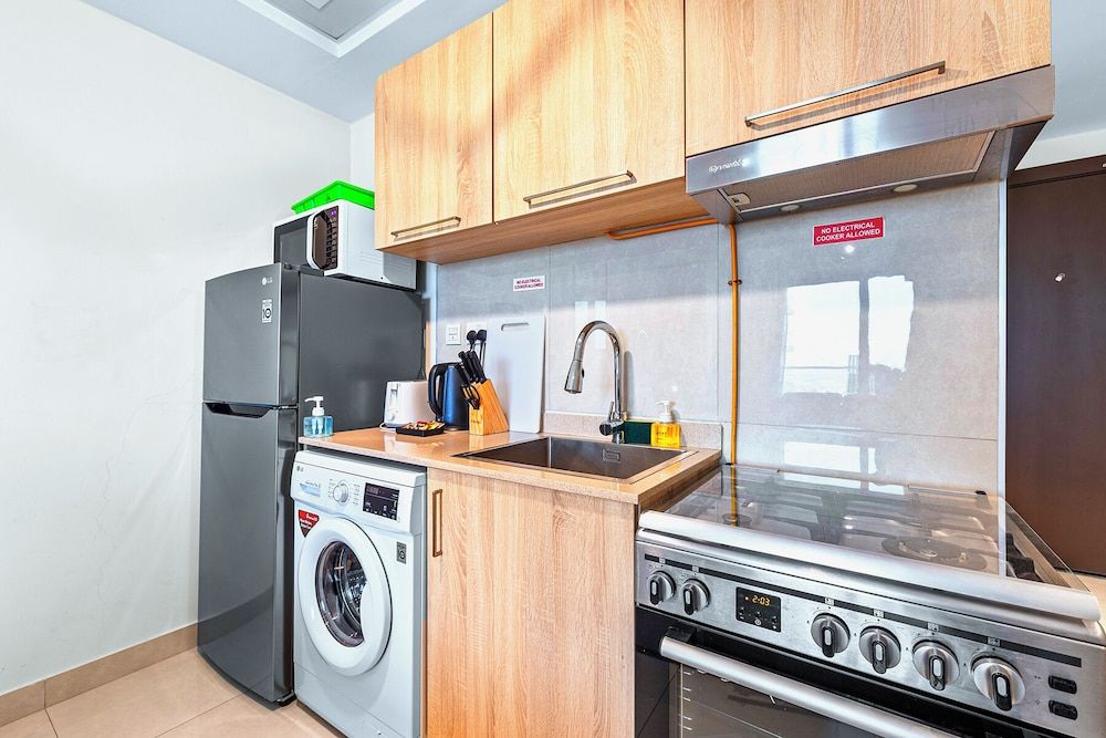 Unlock Metropolis Studio with Kitchen & Balcony 13