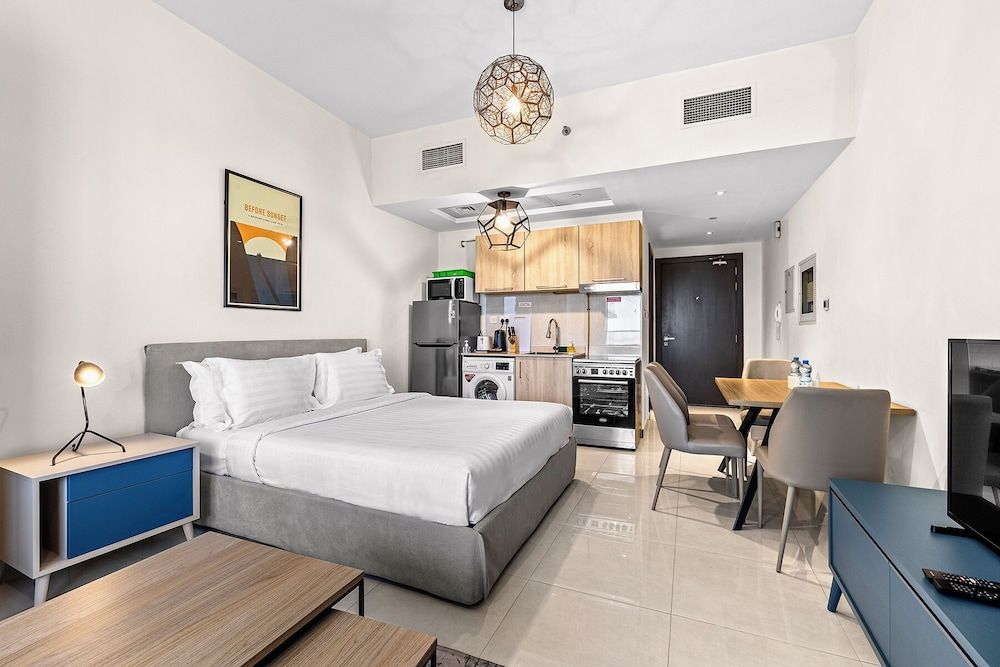 Unlock Metropolis Studio with Kitchen & Balcony 8