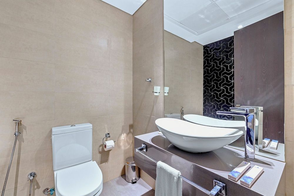 Unlock Metropolis Studio with Kitchen & Balcony 15