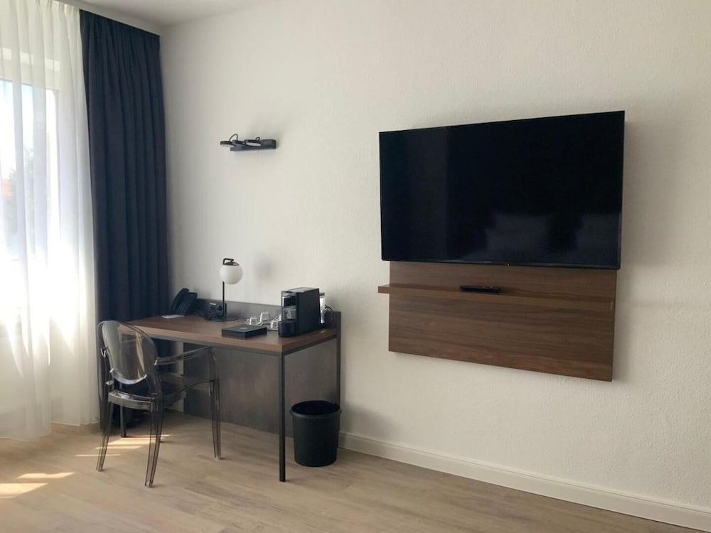 Hotel am Schlosstheater Standard Double Room 8