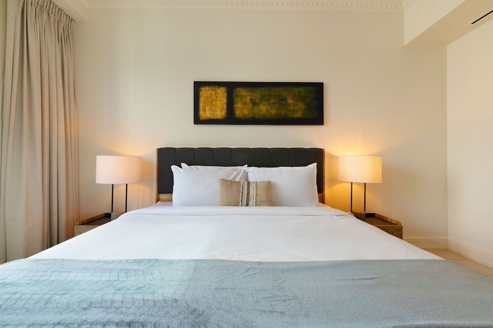 undefined Maison Privee - Stunning Waterfront Apt w/ Marina View nxt to Beach 5