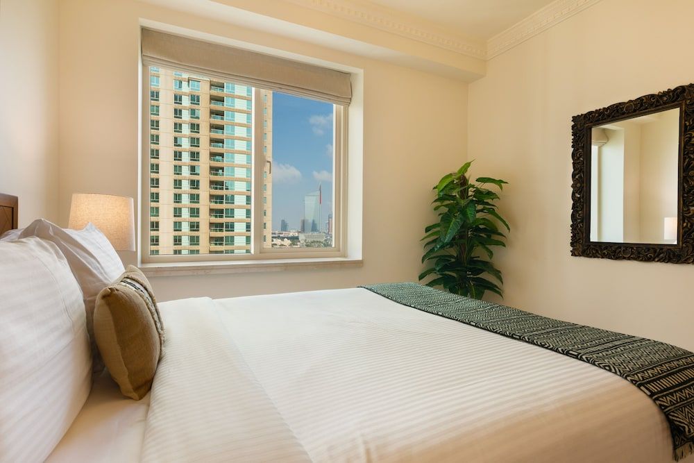 undefined Maison Privee - Stunning Waterfront Apt w/ Marina View nxt to Beach 9