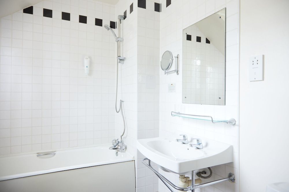 The Bell Hotel Thetford by Greene King Inns Single Room 3