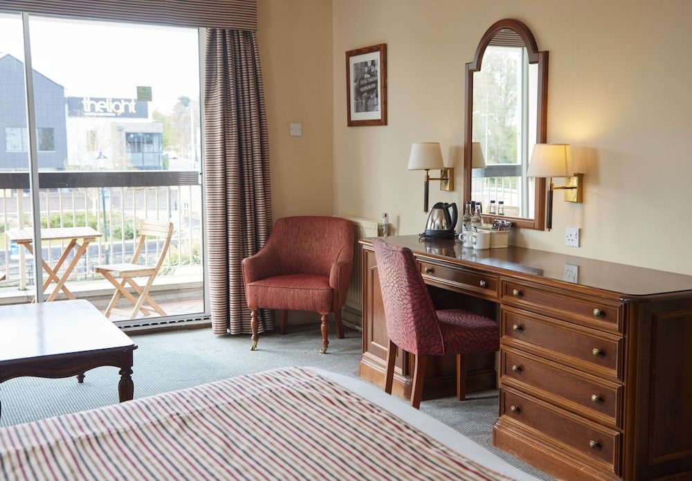 The Bell Hotel Thetford by Greene King Inns Standard Room (Feature) 7