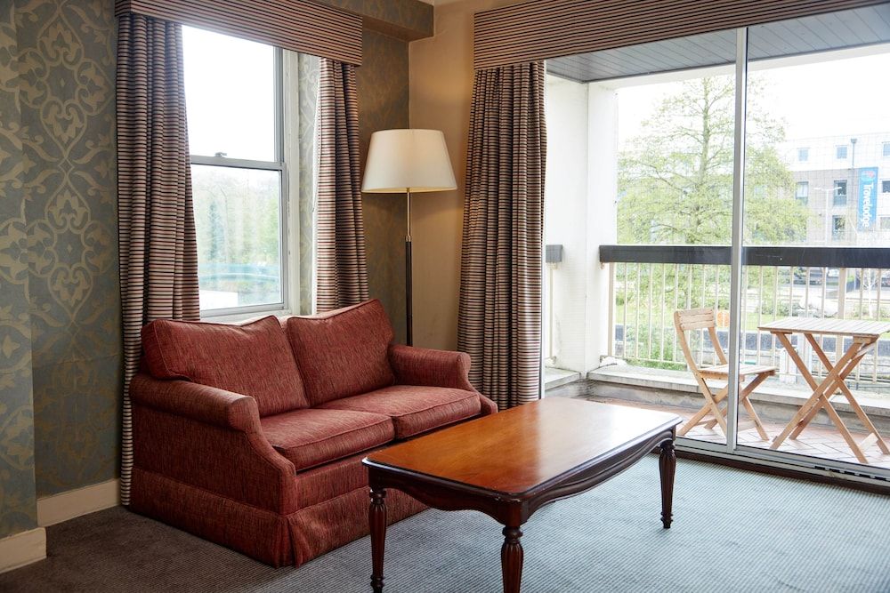 The Bell Hotel Thetford by Greene King Inns Standard Room (Feature) 6