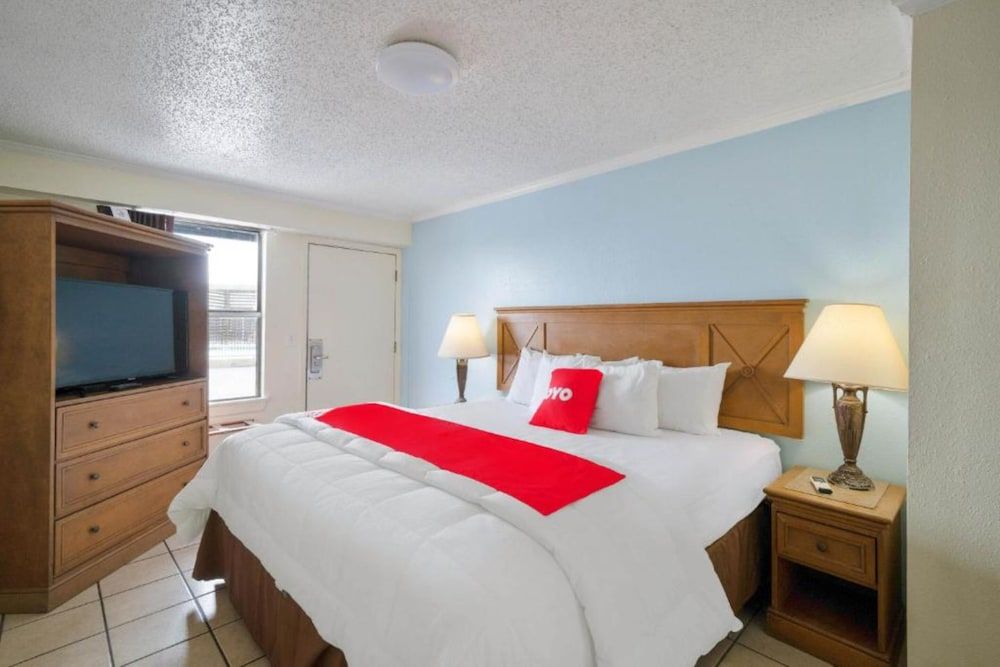 Premium Room, 1 King Bed, Kitchenette