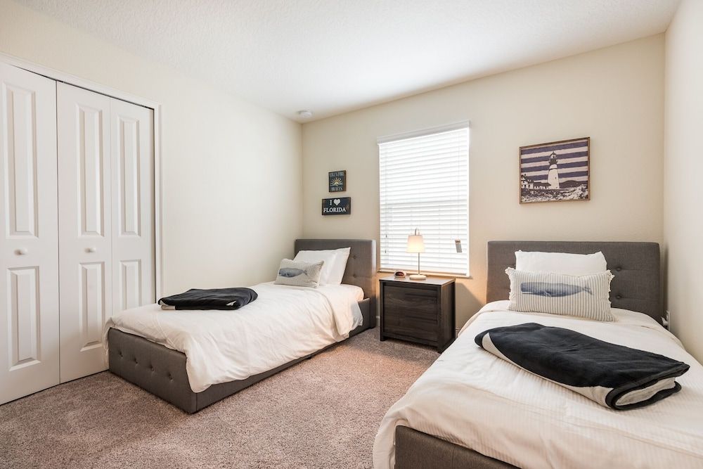 undefined 5 bed home resort 5