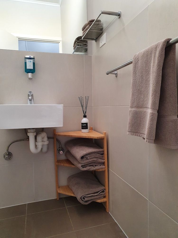 Motel River Bend Deluxe Family Room 5