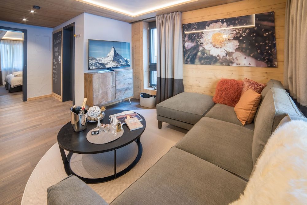 undefined Mountain Exposure Luxury Chalets & Penthouses & Apartments 2