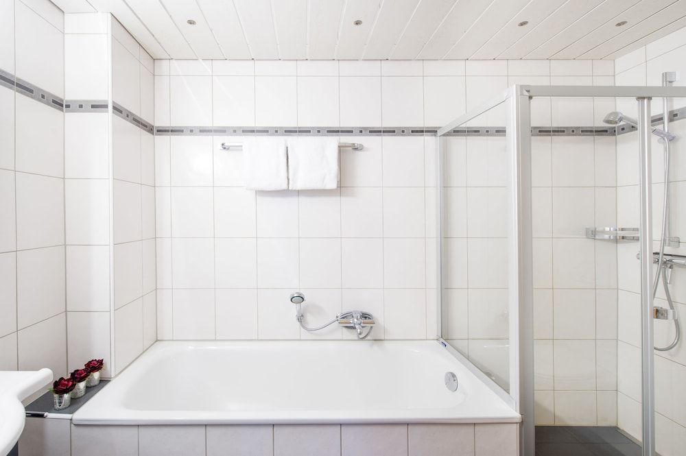 Mountain Exposure Luxury Chalets & Penthouses & Apartments Superior Apartment, 3 Bedrooms, Terrace, Mountain View (Vieux Moulin Garden) 4