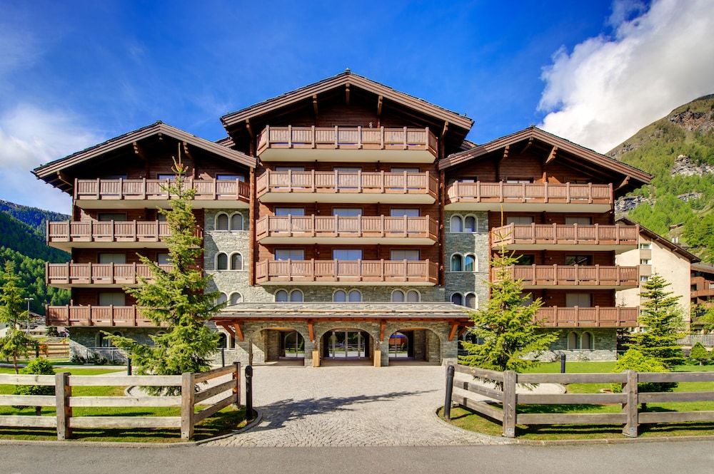 undefined Mountain Exposure Luxury Chalets & Penthouses & Apartments 4