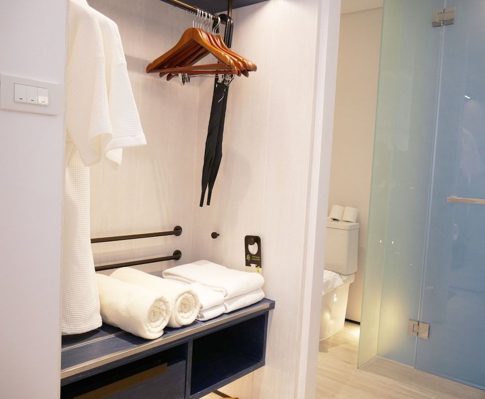 VERSO Hua Hin - a Veranda Collection Deluxe Twin Room 5