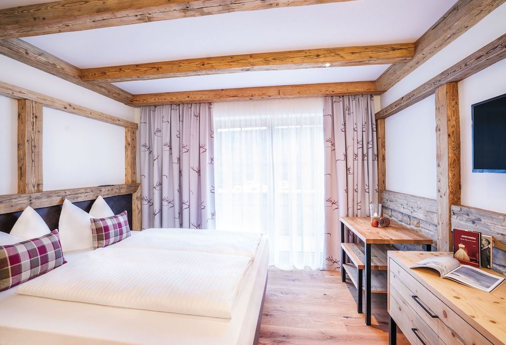 Royal-Apartment "Tourmaline" (add. cleaning fee 125 EUR to be paid on site)