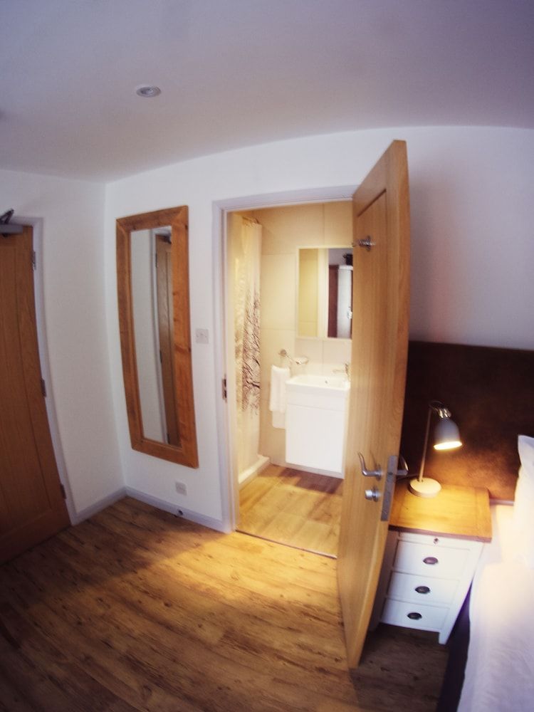 The Sawmills Room 4 (Not Dog Friendly Room) 10