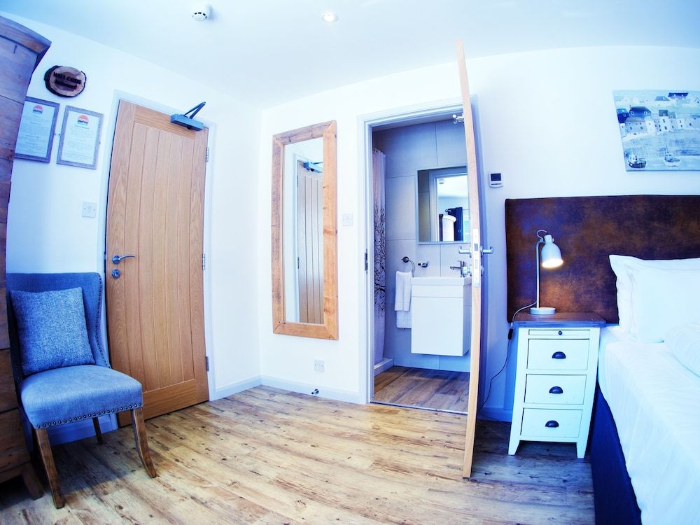 The Sawmills Room 4 (Not Dog Friendly Room) 9