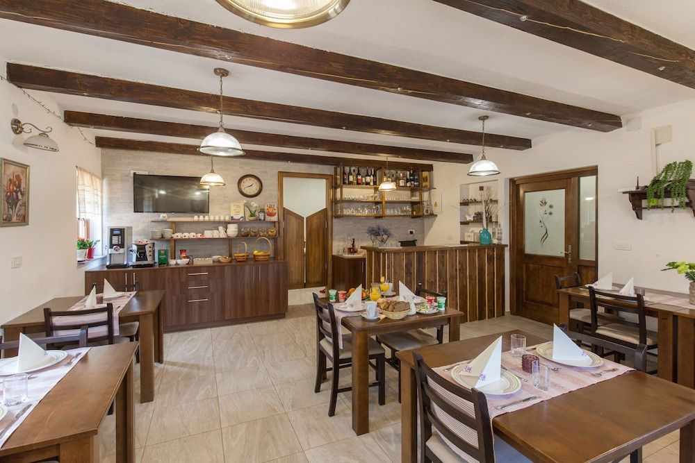 undefined Imperial house 10